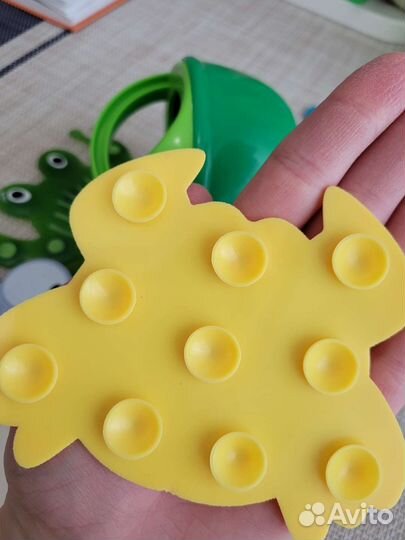 Коврики на липучках в ванную и леечка