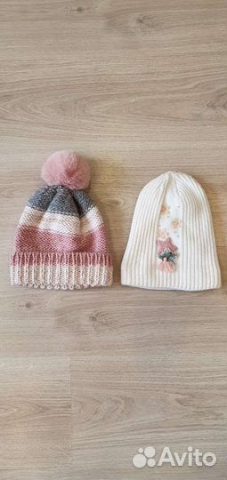Шапки для девочки пакетом от 2 до 4 лет