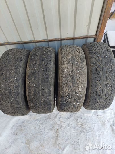 Kormoran Road 215/65 R16