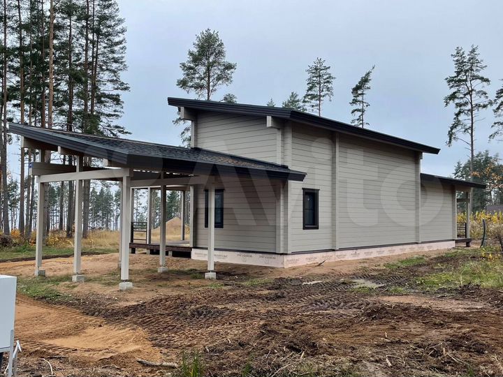 Коттедж 220 м² на участке 15 сот.