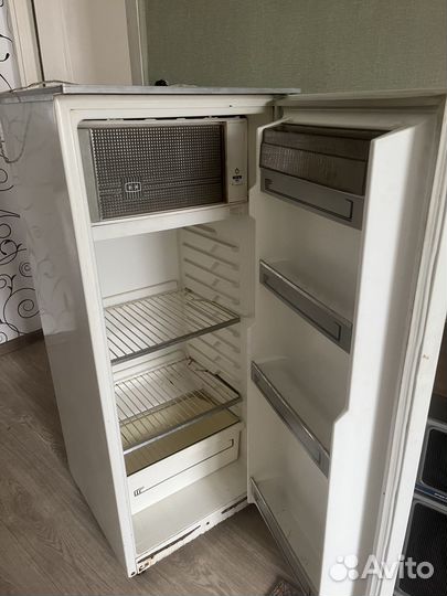 Продам холодильник рабочий