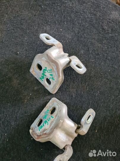 Петля двери LADA Largus K4M 2016