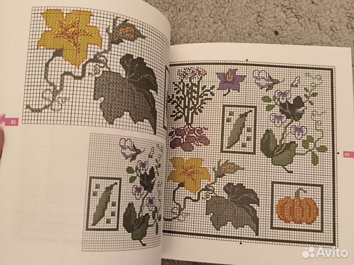 Книга Вышивка крестом Цветы