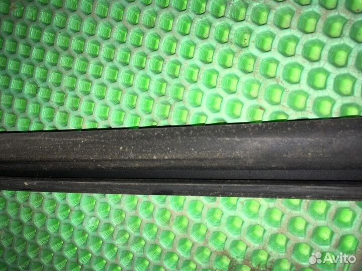 Уплотнительная резинка задняя левая Hyundai