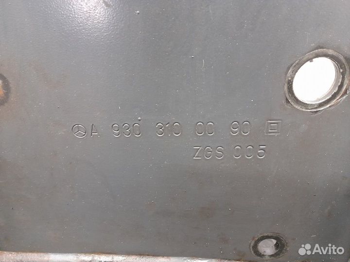 Кронштейн усилителя переднего бампера левый