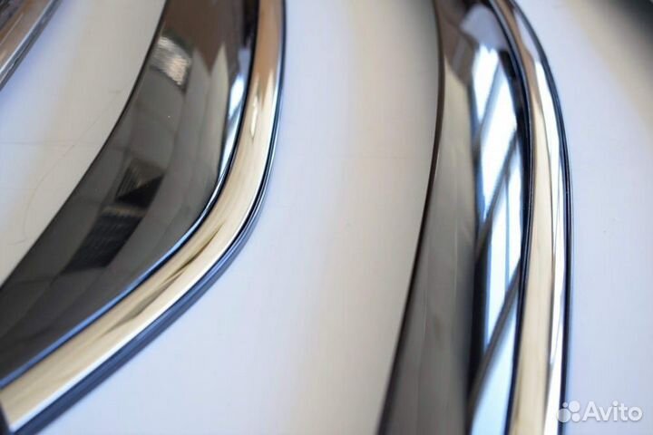 Toyota Camry 70 Ветровики с хром вставками K2WY1