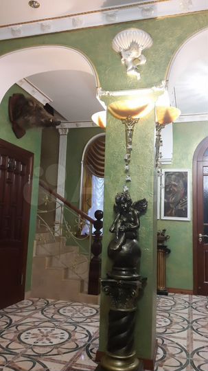 Дом 950 м² на участке 10 сот.