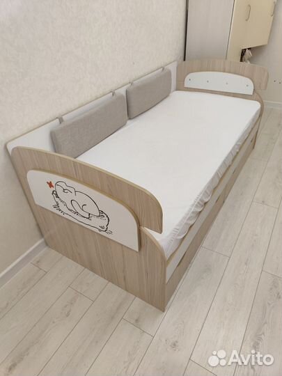 Полка настенная навесная бу