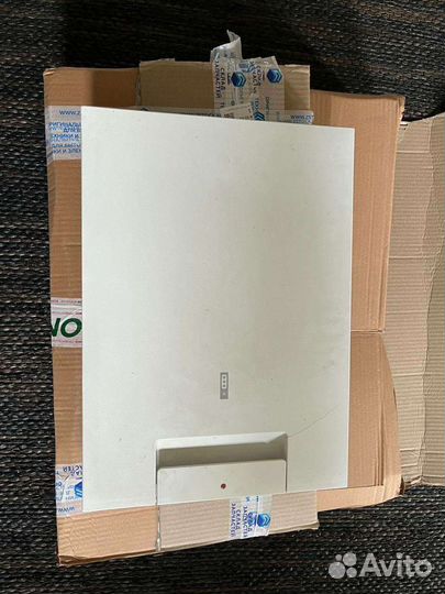 Дверца на морозильную камеру