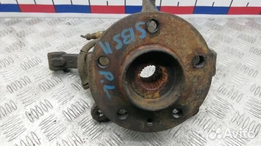 Ступица передняя левая opel vivaro (SBE11K901)