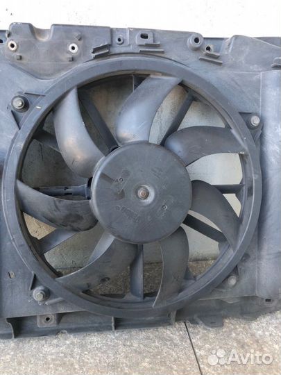 Передняя панель телевизор Peugeot 3008 2009-2016