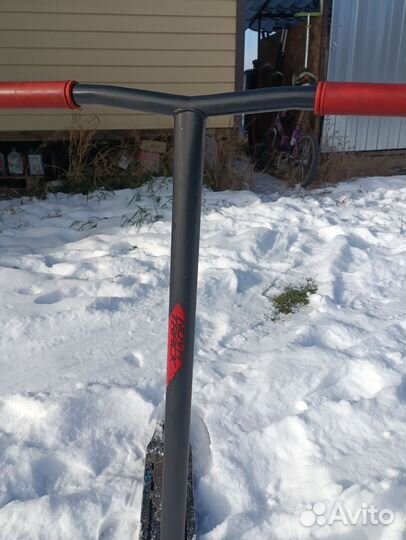 Трюковой самокат novatrack