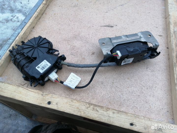 Замок крышки багажника с доводчиком BMW X4 F26