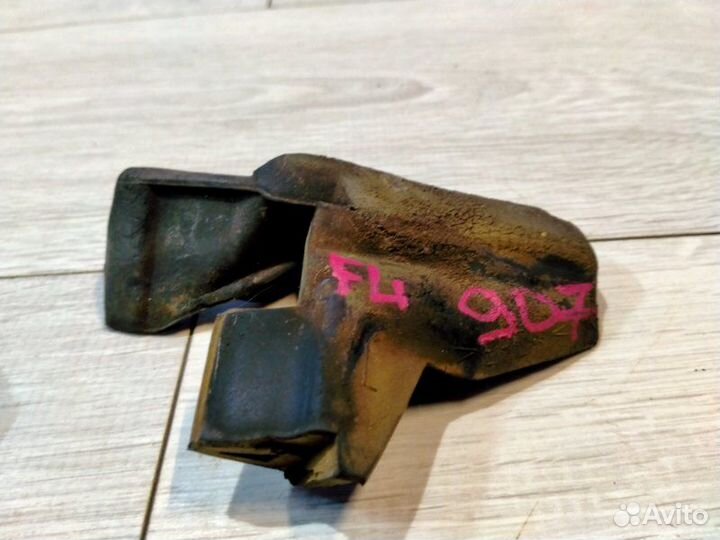 Уплотнительная резинка Toyota Mark Ii GX90 1GFE