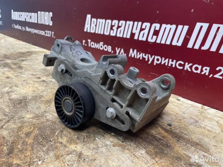 Кронштейн генератора Renault Logan