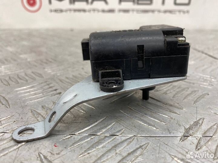 Б/У Сервопривод заслонки печки (моторчик