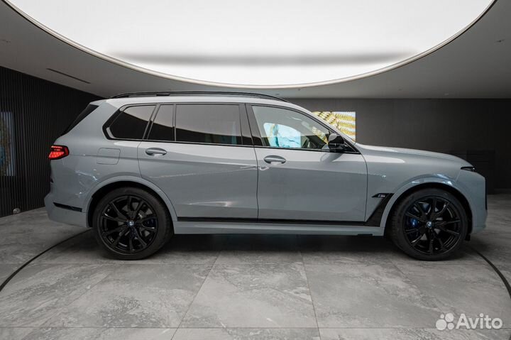 BMW X7 4.4 AT, 2023