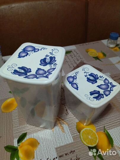 Контейнеры для сыпучих продуктов