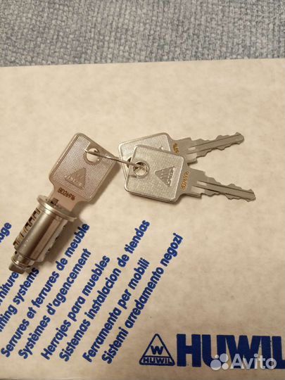 Личинки замков мебельных шкафов huwil