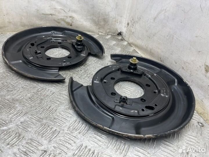 Щит опорный задний Lexus Rx350 GSU35 2grfe 2006