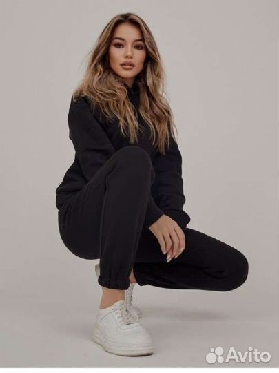 Костюм спортивный утеплённый новый черн/беж 44,46