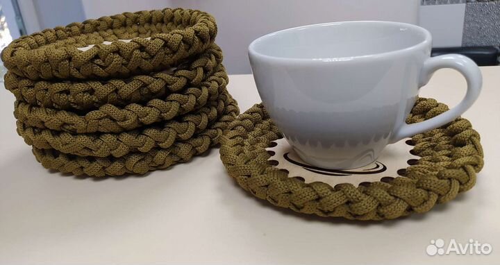 Вязаная подставка под горячее
