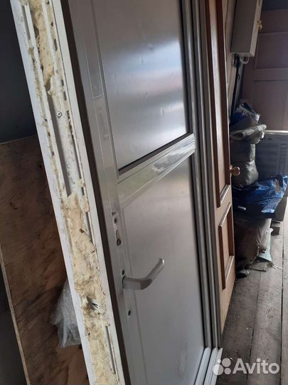 Дверь входная металлическая