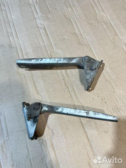 Петля капота Mitsubishi Space Star