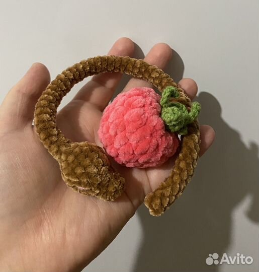 Вязанные игрушки змейка с малинкой