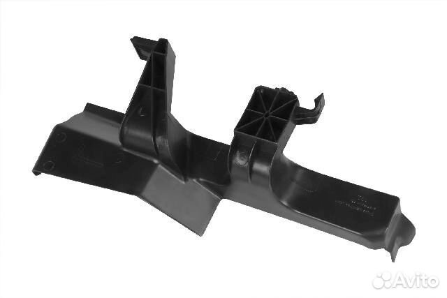 Дефлектор радиатора вертикальный прав Focus 3 рест