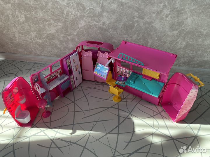 Дом на колесах для кукол