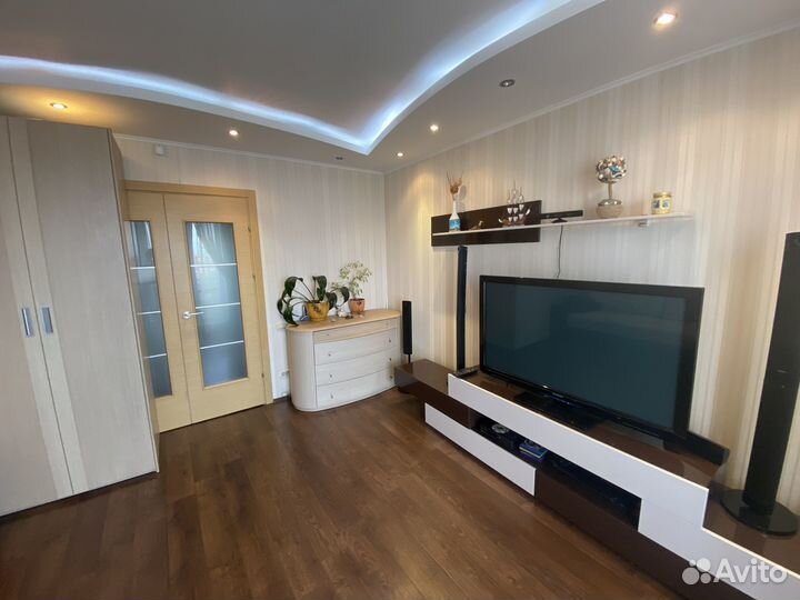 Полки/подставки под телевизор