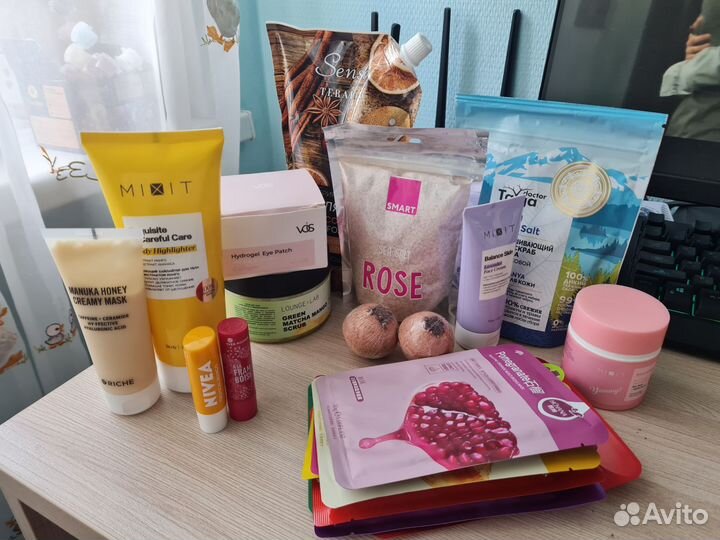 Уходовая косметика пакетом 22 предмета