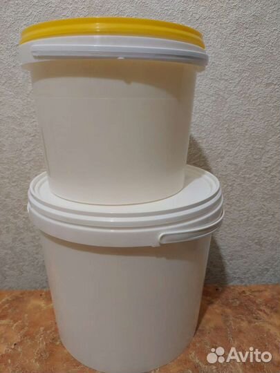 Пластиковое ведро с крышкой