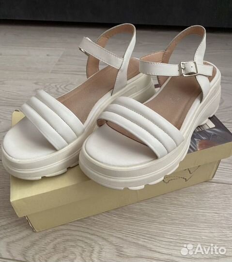 Босоножки натуральная кожа 36.37