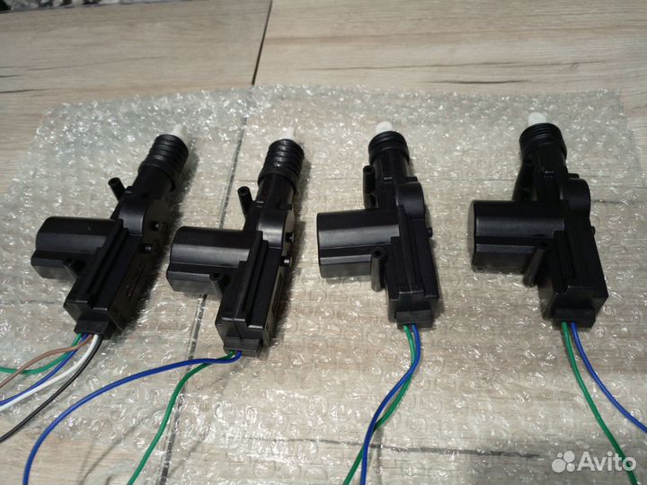 Активаторы замка двери (мотор-редуктор) комплект