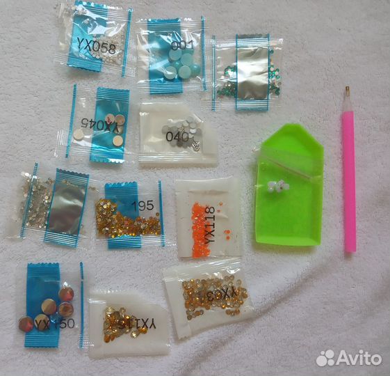 Стразы для алмазной мозаики