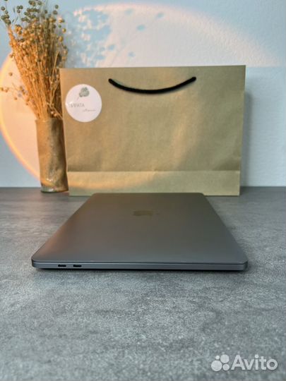 Macbook pro 13 m1 8gb 256gb