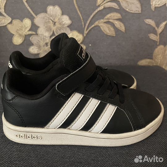 Кроссовки детские adidas 28 размер