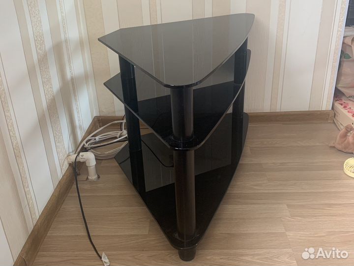 Стеклянная тумба под тв