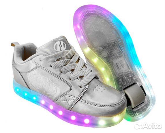 Кроссовки на роликах светящиеся
