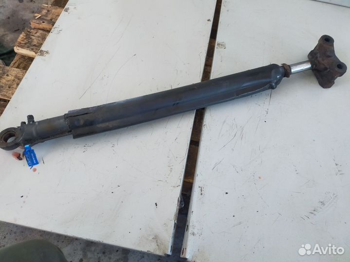 Цилиндр подъема кабины XF105 DAF