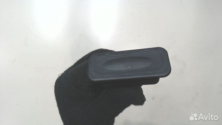 Кнопка багажника Renault Clio, 2007