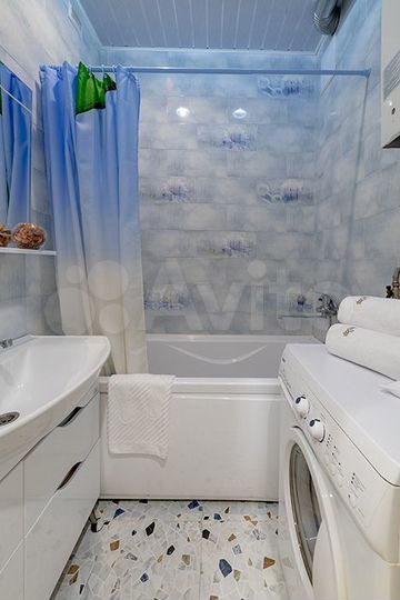 2-к. квартира, 65 м², 1/3 эт.