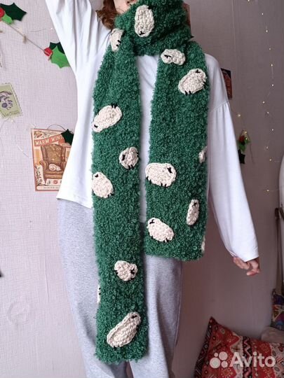 Шарф букле с овечками