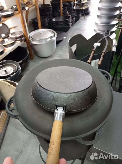 Чугунная сковорода сотейник 24см