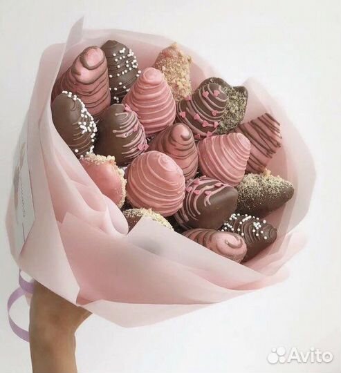 Букет из клубники в шоколаде на последний звонок