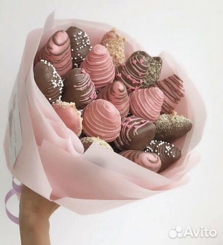 Букет из клубники в шоколаде на последний звонок