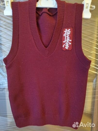 2 жилета школьных с эмблемой Киокусинкай