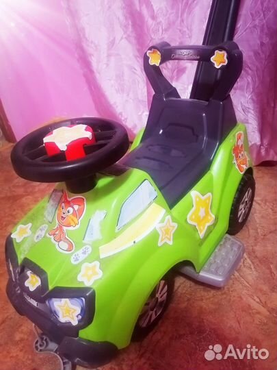 Детская машинка каталка с ручкой